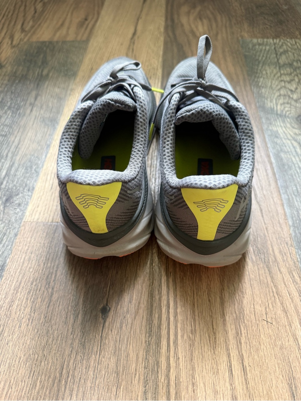 Hoka Clifton 9 Gore-Tex Running Shoe Men’s Size 12 Asphalt Grey/Gravel - Picture 3 of 10